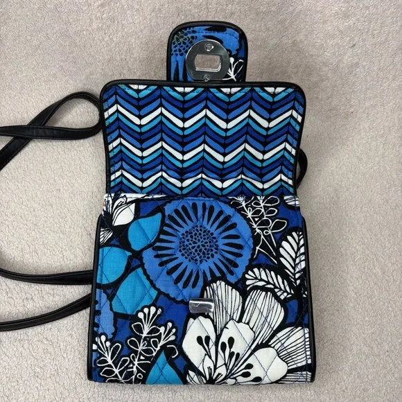 Vera Bradley Mini Turn Lock Crossbody Bag Quilted Purse Blue & White Preppy Boho - Picture 5 of 10
